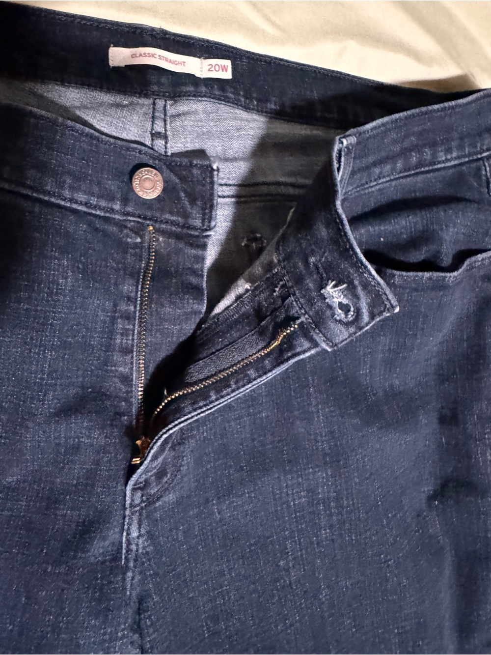 Womens Levi’s Jeans Classic Straight Size 20W Dark Denim Blue - Picture 4 of 11